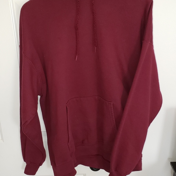 Hanes Maroon Hoodie with front pocket - Picture 3 of 3
